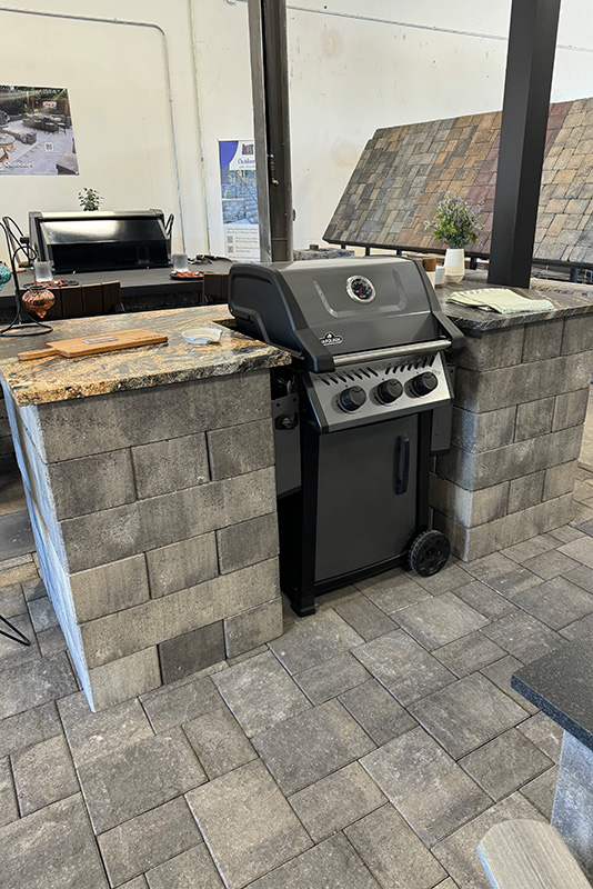 Oregon Block outdoor kitchen and accent